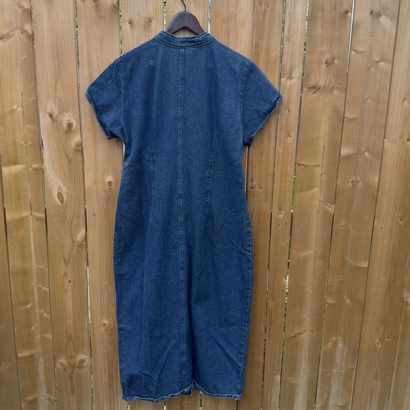 Vintage denim plus sized button up dress with keyhole. - Picture 2 of 7